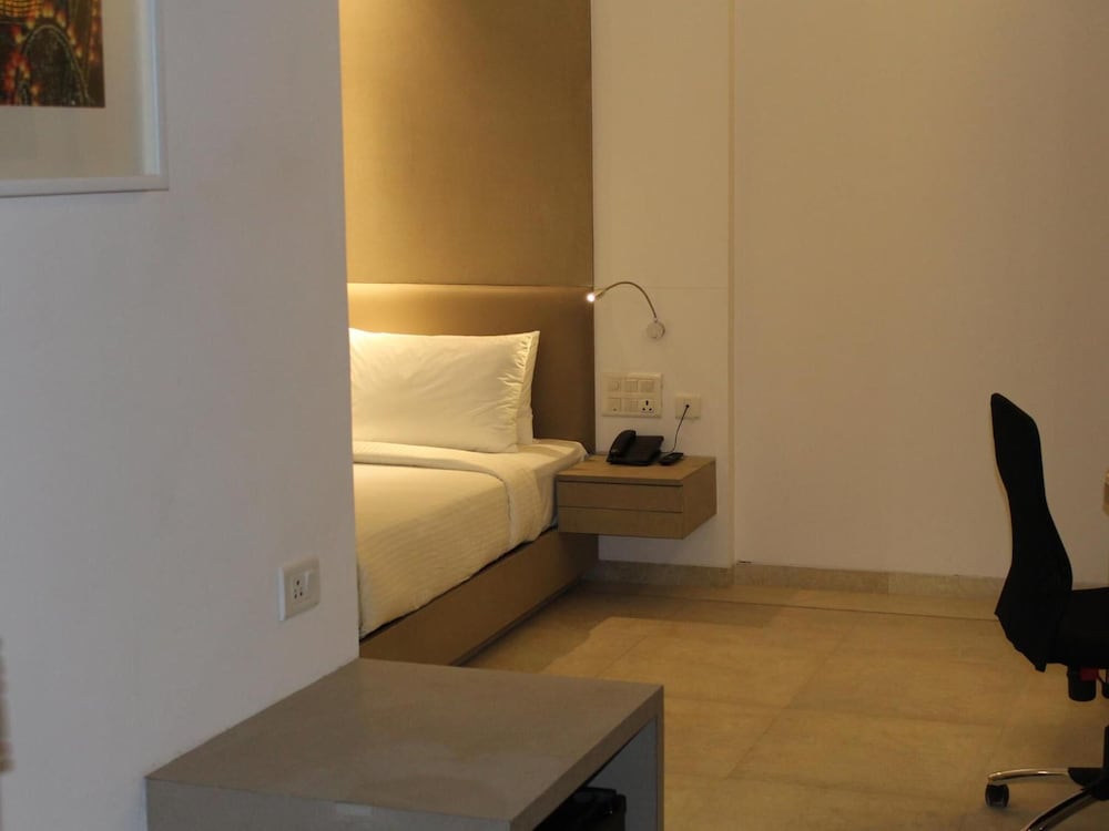Keys Lite By Lemon Tree Hotels, Mayfield, Gurugram