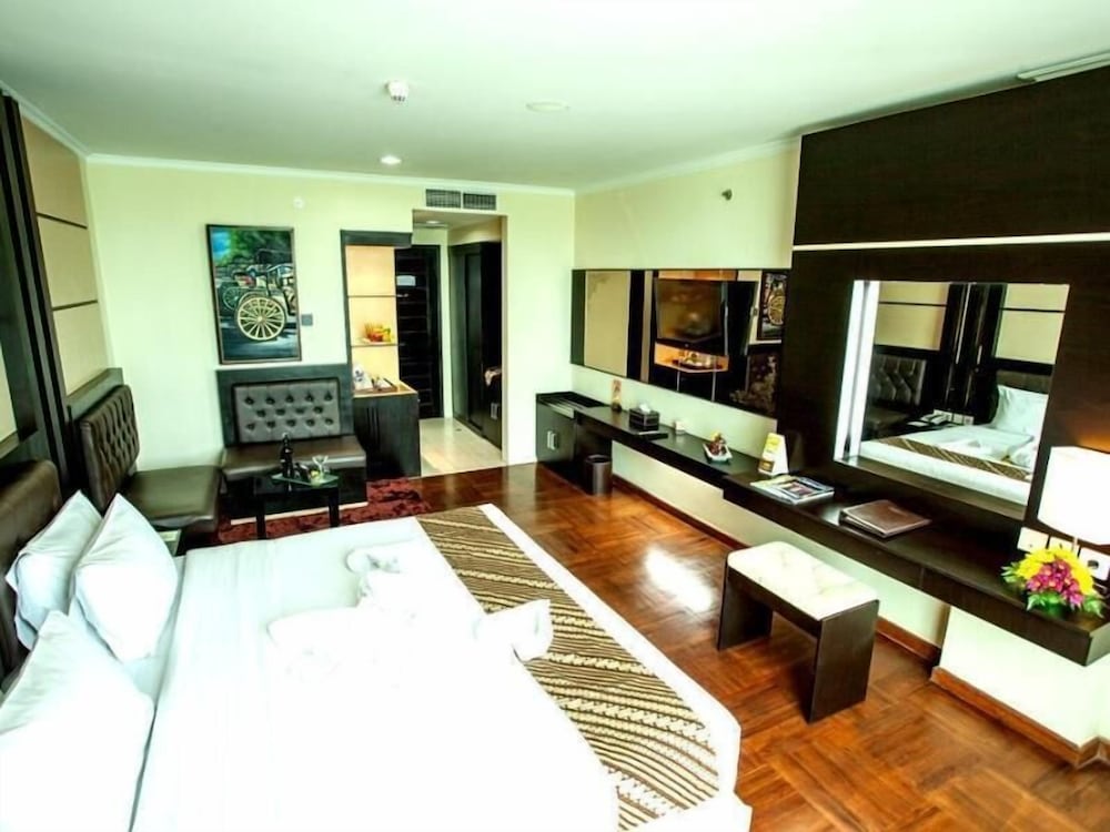 Ros In Hotel Yogyakarta