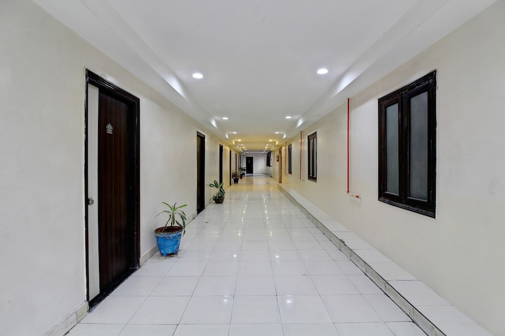 OYO 43619 Sahasra Residency