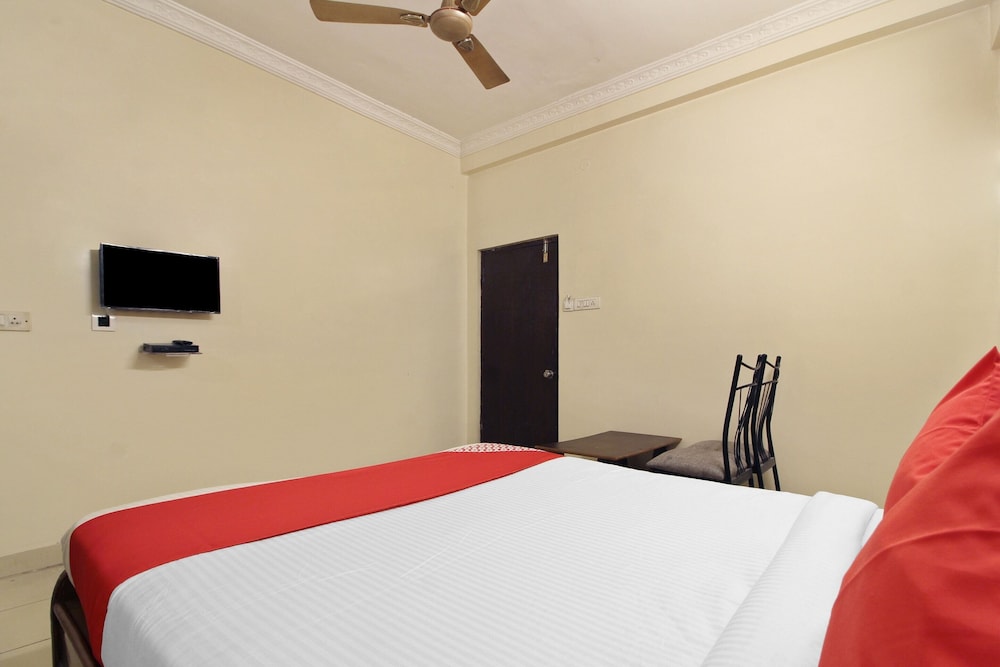 OYO 43619 Sahasra Residency
