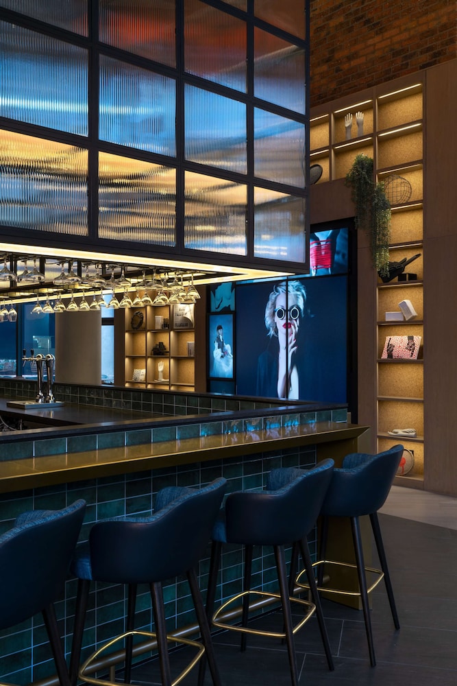 Radisson RED Hotel, Johannesburg Rosebank