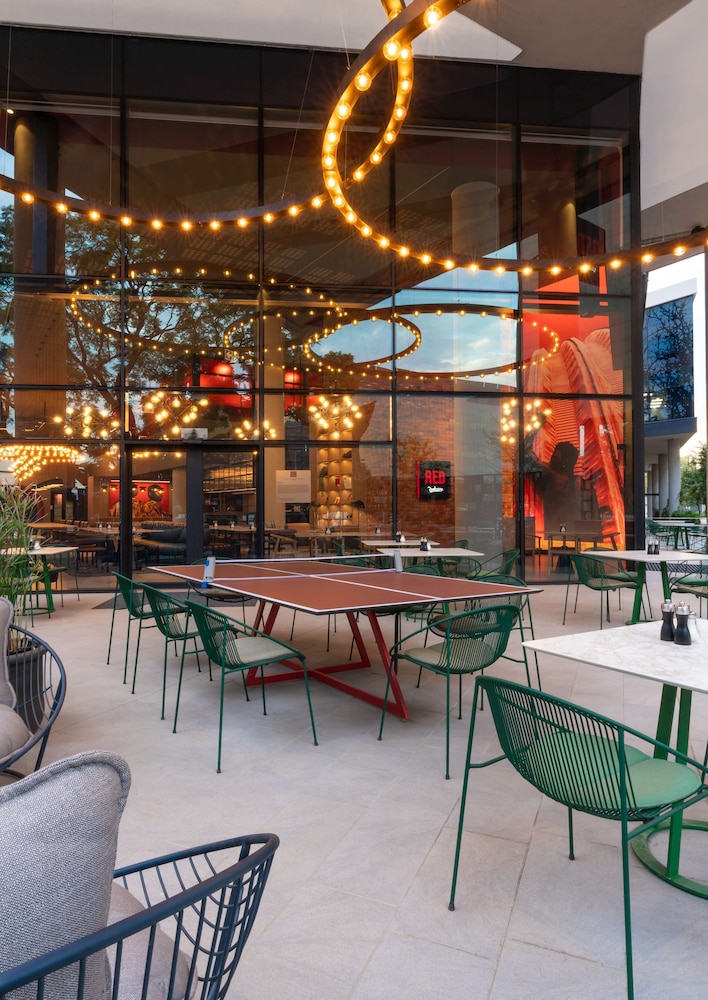 Radisson RED Hotel, Johannesburg Rosebank