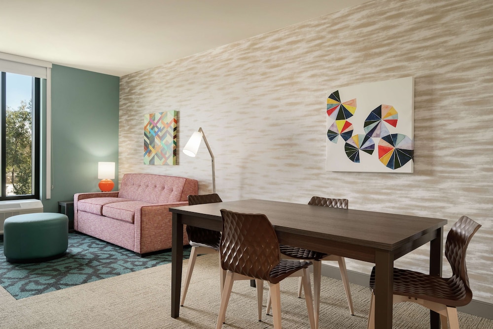 Home2 Suites By Hilton Woodland Hills