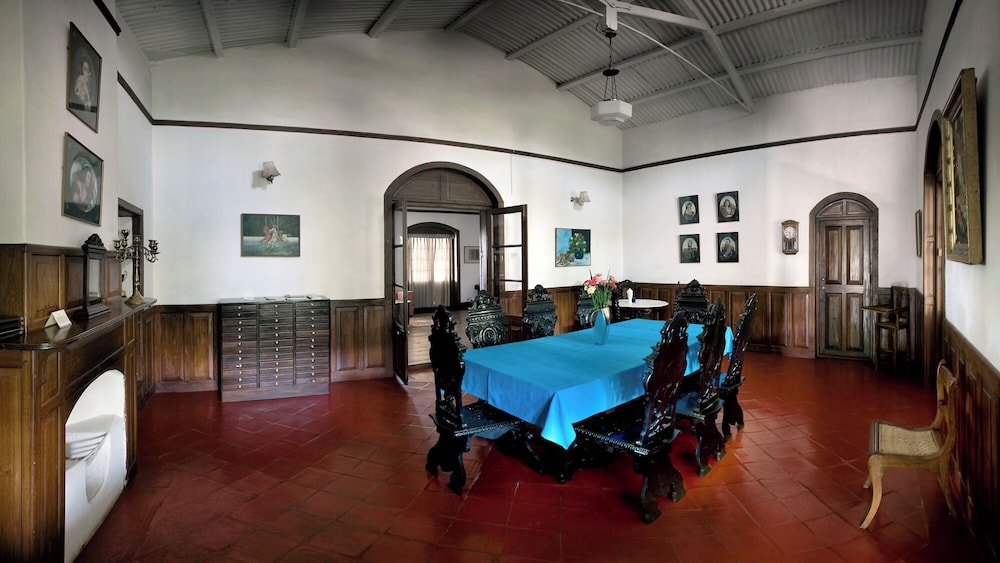 Neemrana Wallwood Garden
