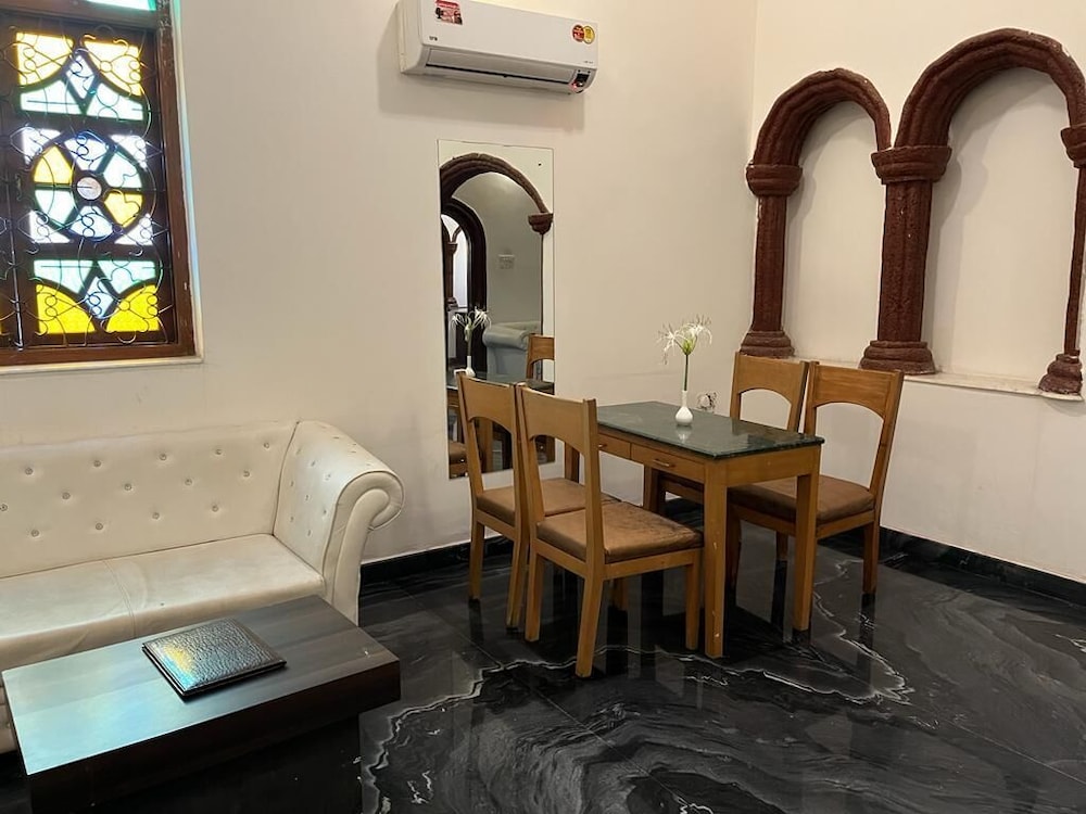 The Byke Retreat  Royal Pearl (North Goa)