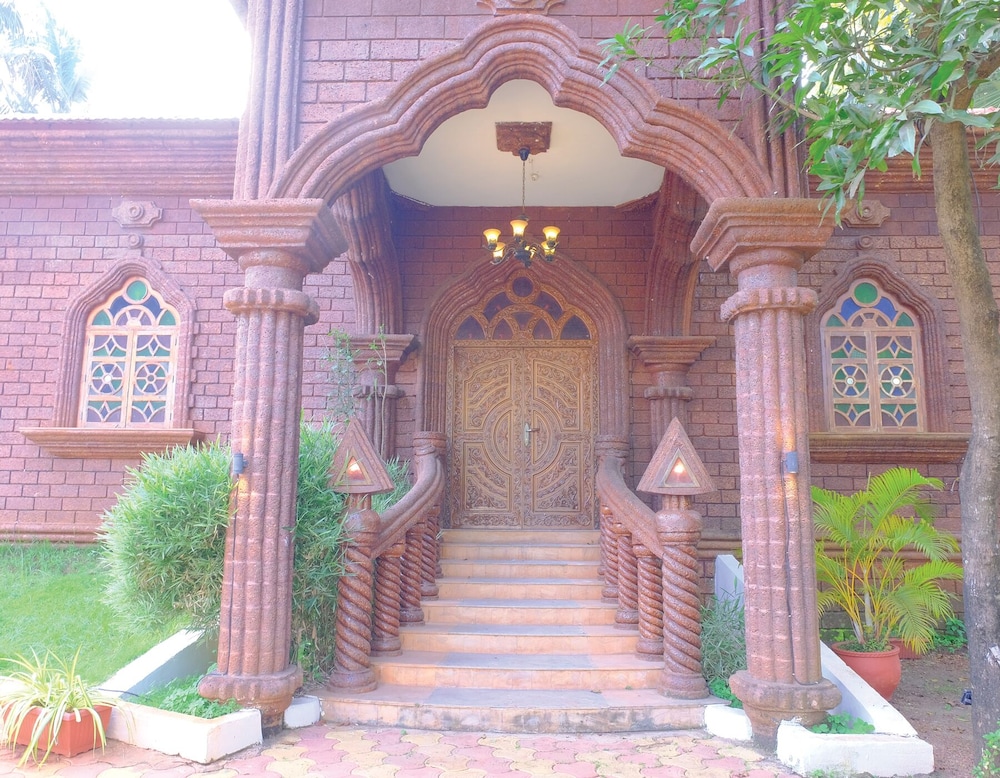 The Byke Retreat  Royal Pearl (North Goa)
