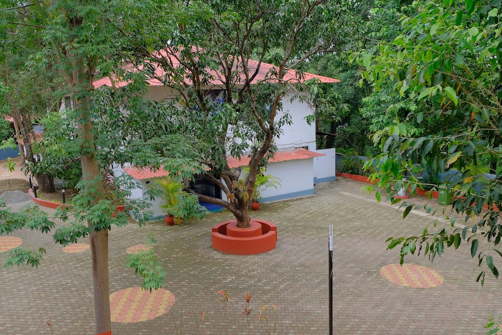 The Byke Retreat  Royal Pearl (North Goa)