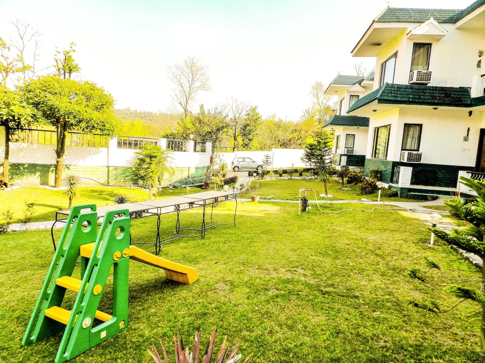 Hotel Van Durga Katra - 10 mins Drive from Helipad