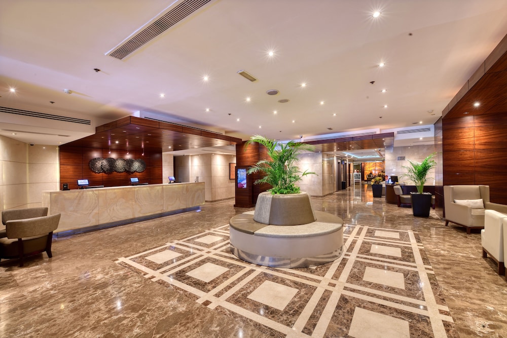 Majestic City Retreat Hotel