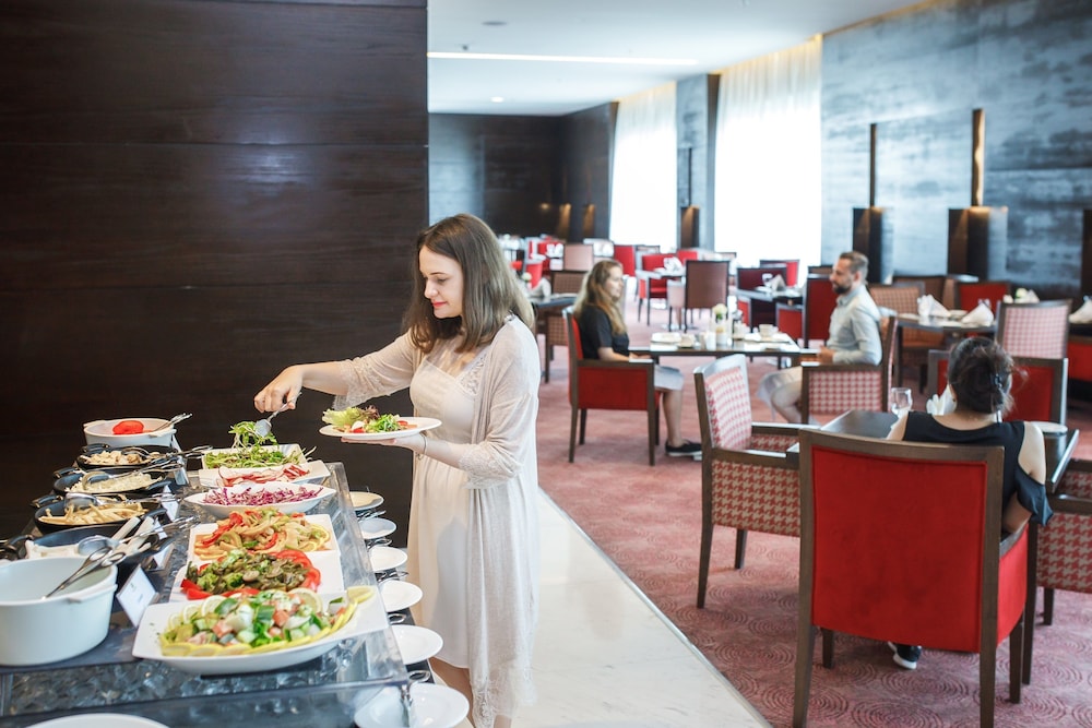 Royal M Hotel  Fujairah by Gewan