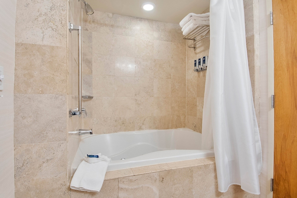 Best Western Premier Plainview-Long Island Hotel