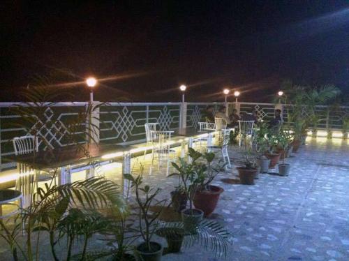 Hotel Greendale Residence  (5 Min walking from MG MARG)