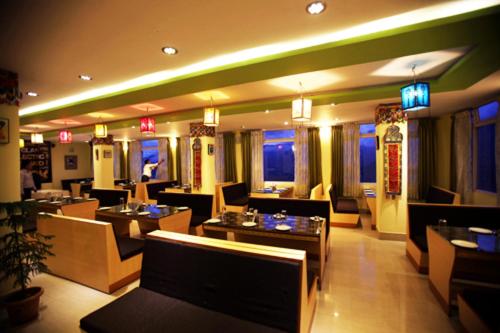 Hotel Greendale Residence  (5 Min walking from MG MARG)