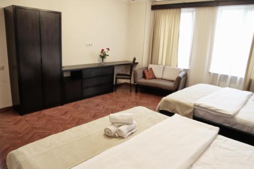 Hotel Four Brothers