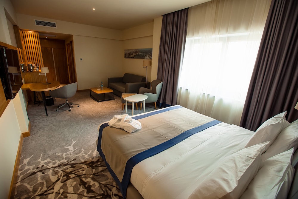 Holiday Inn Aktau - Seaside By IHG