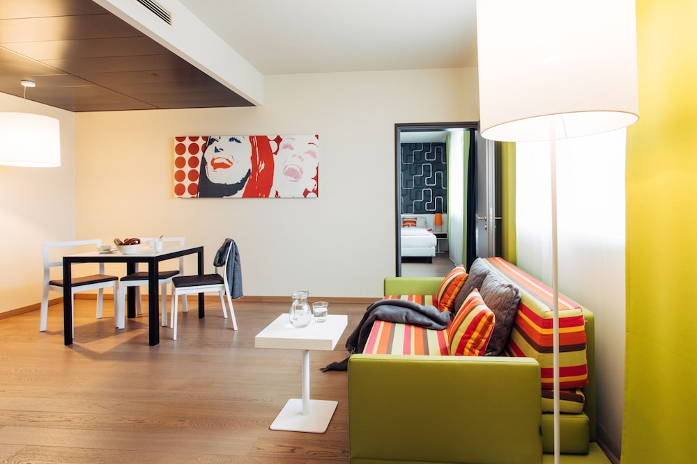 harry’s home München Moosach hotel & apartments