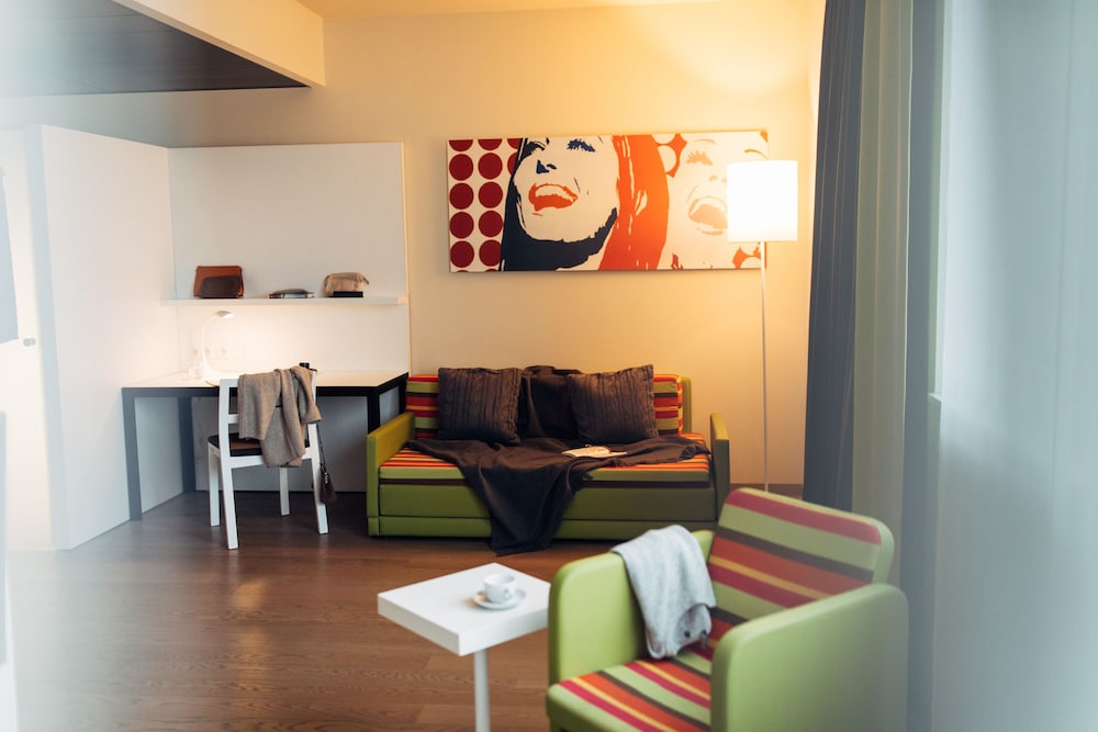 harry’s home München Moosach hotel & apartments