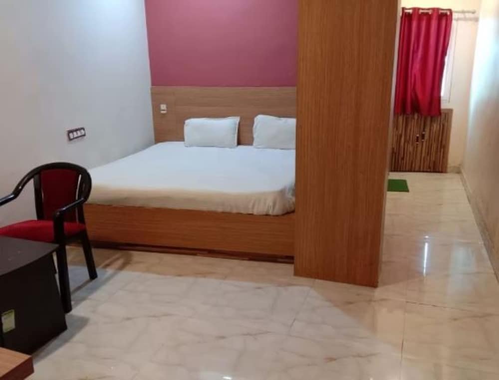 Hotel Nirmalya Plaza