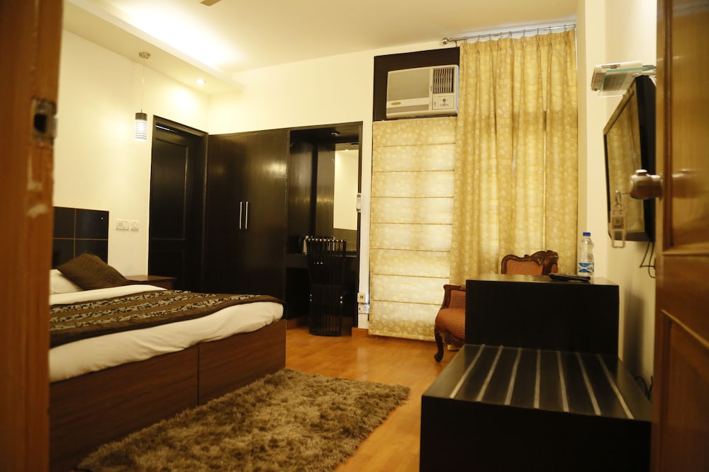 Grand FFOUR near Nehru Place