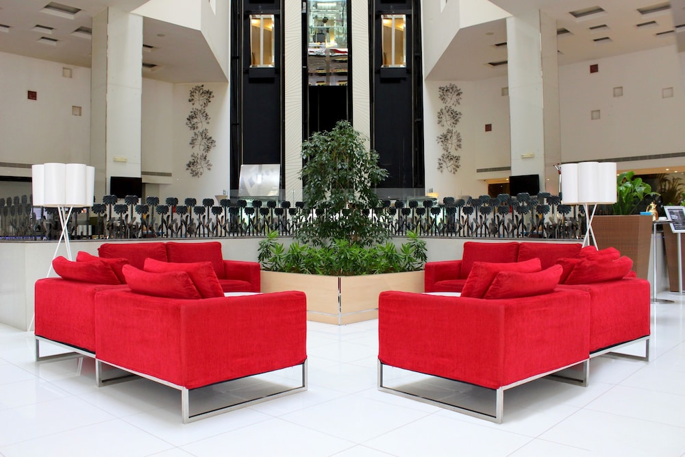 Golden Tulip Muscat