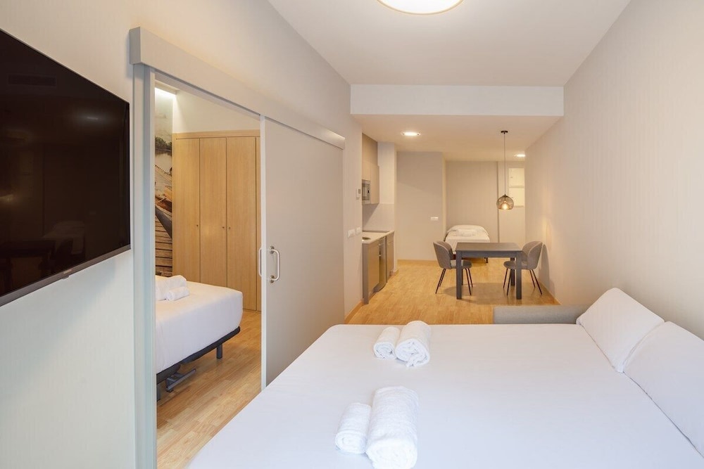 Palau Suites & Apartments