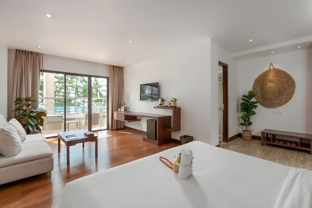 Baan Laimai Beach Resort & Spa