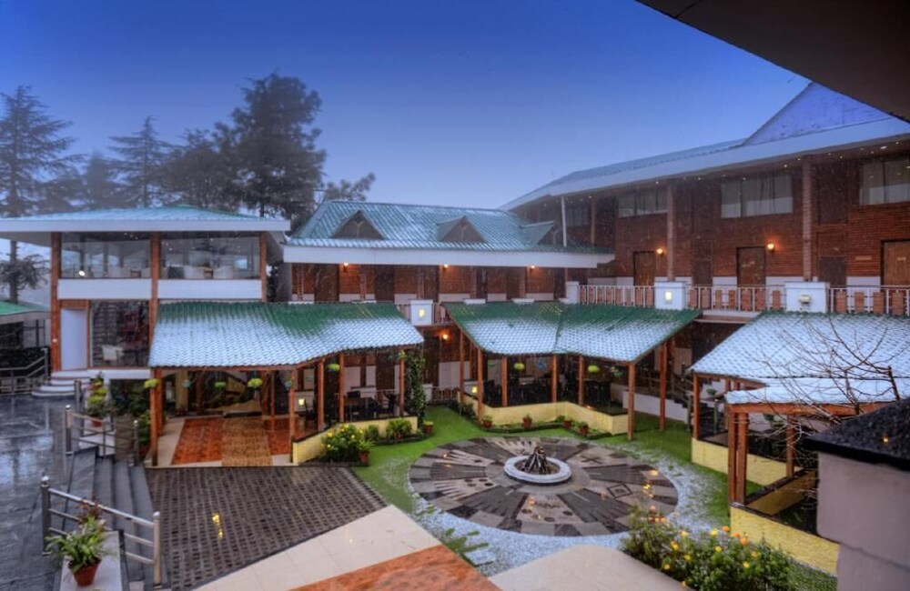 TreeHouse Chail Villas