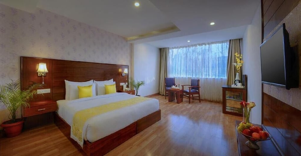 TreeHouse Chail Villas
