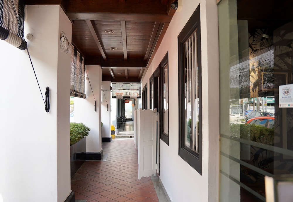 Check-Inn at Little India