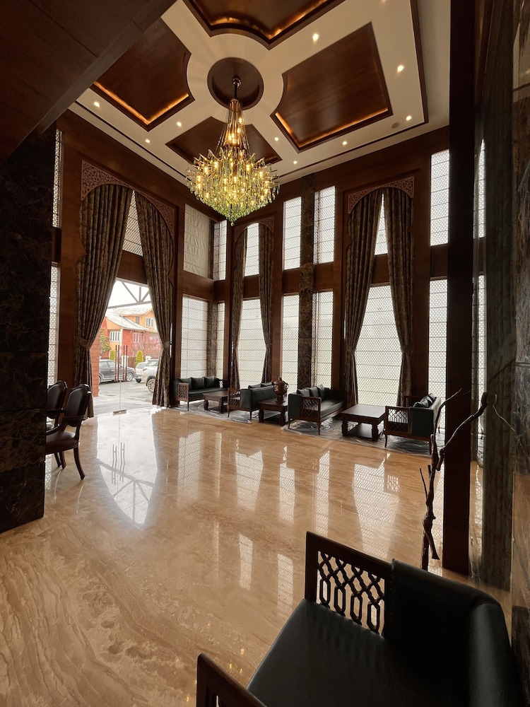 WelcomHeritage Grand, Srinagar