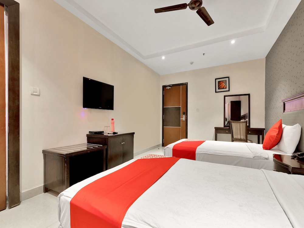 Super Capital O Rudra Grand Near Kondapur x Road