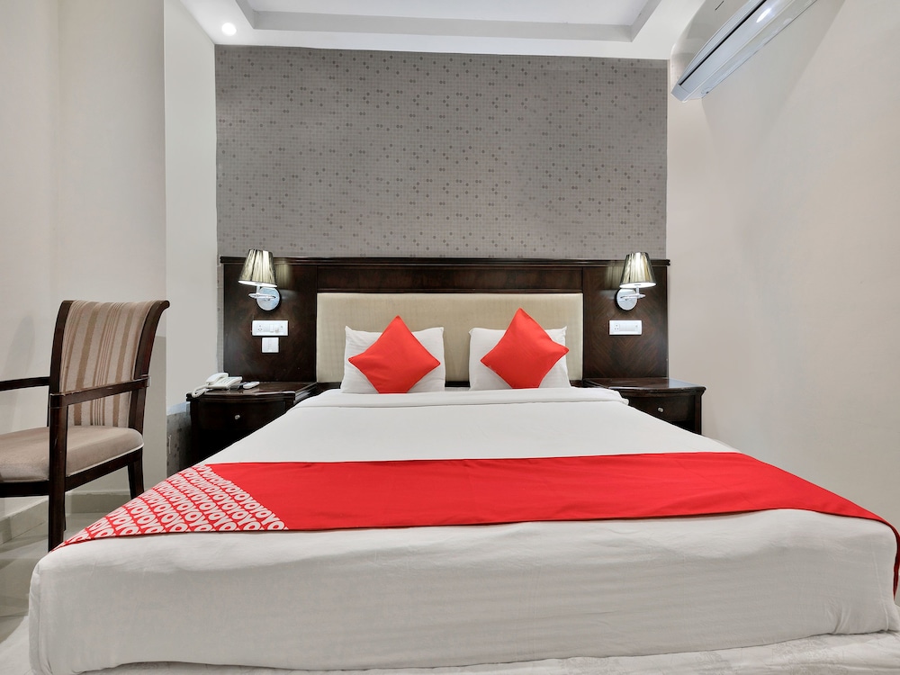 Super Capital O Rudra Grand Near Kondapur x Road