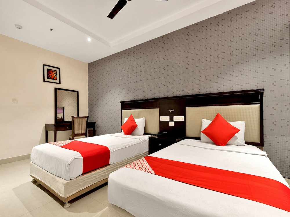 Super Capital O Rudra Grand Near Kondapur x Road