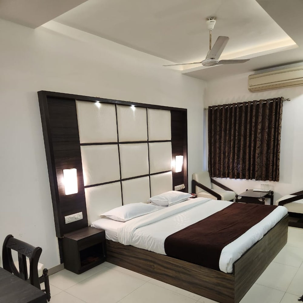 Hotel Golden Plaza