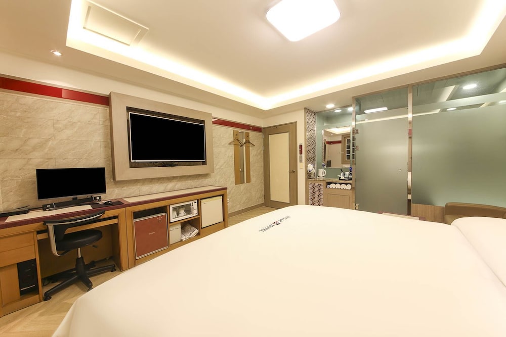 Sugar Hotel