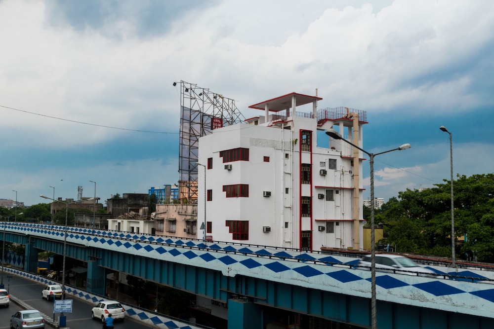 OYO 4621 Hotel Camac Plaza