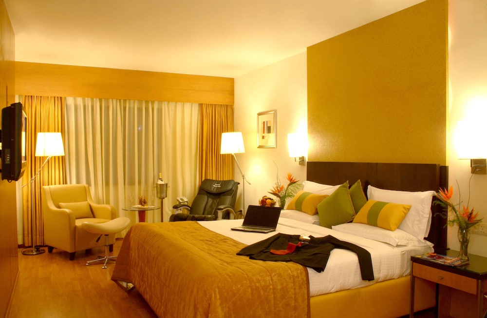 Hampshire Plaza Hotel