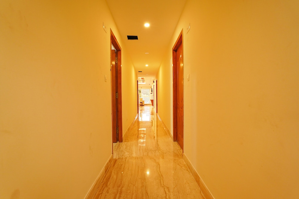FabHotel Shakthi Suites