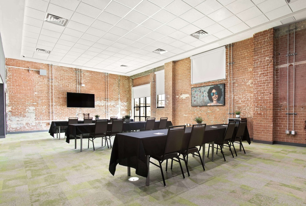 Home2 Suites by Hilton Phoenix Downtown