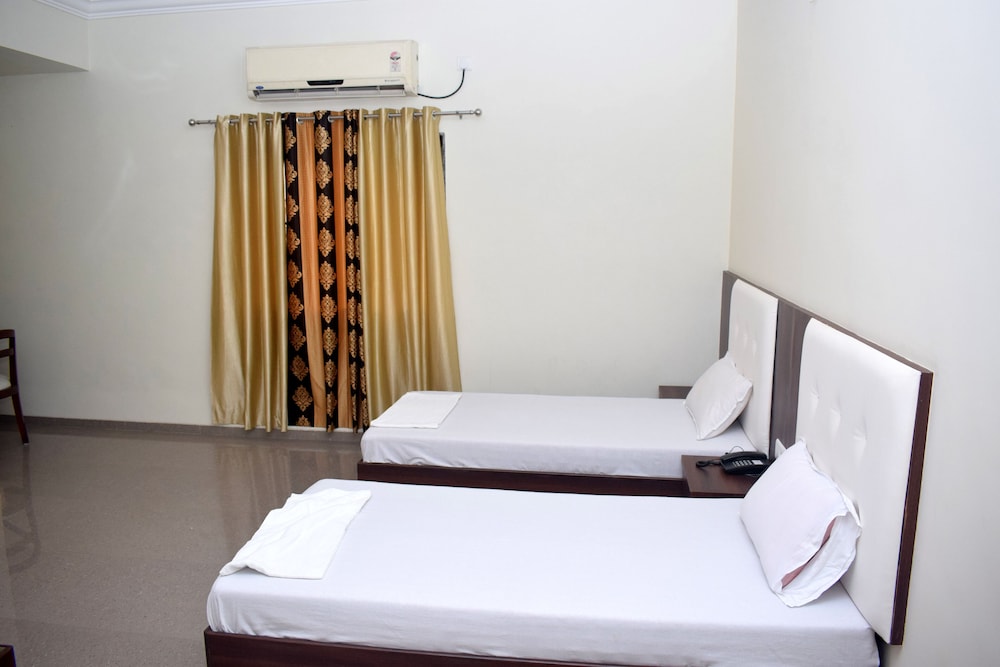 Hotel Sai Grand