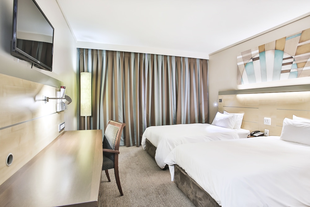 Holiday Inn Express Sandton Woodmead by IHG