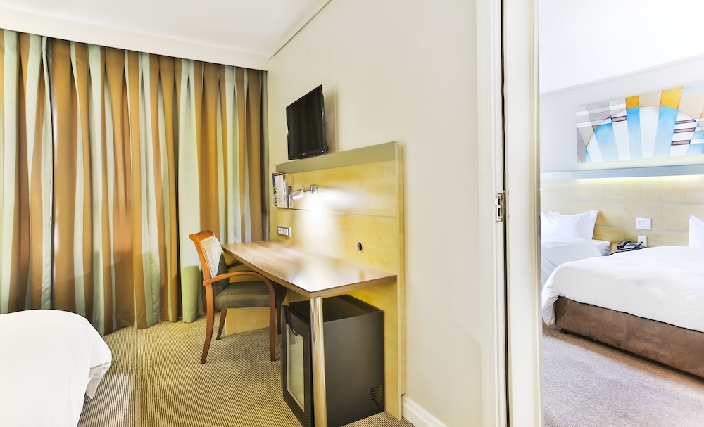 Holiday Inn Express Sandton Woodmead by IHG