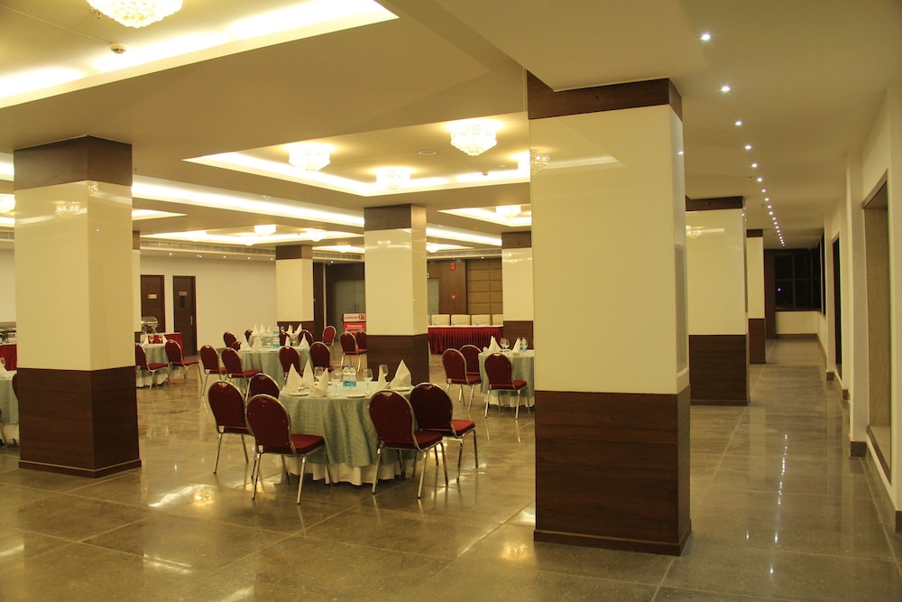 Bhawna Clarks Inn Hotel