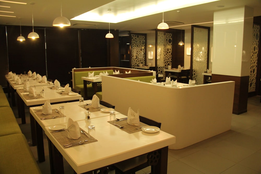 Bhawna Clarks Inn Hotel