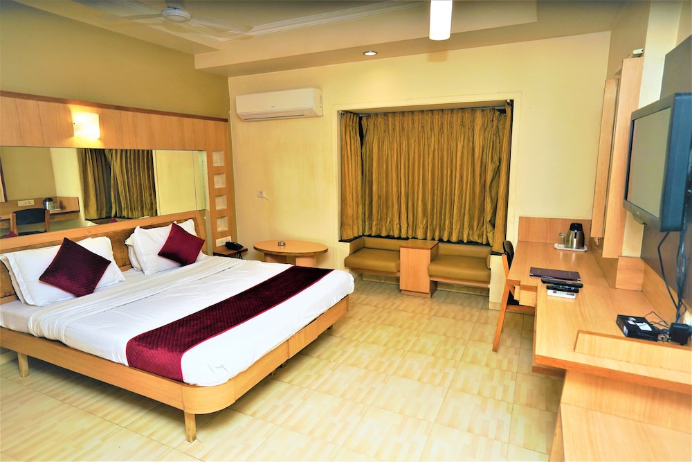 OYO 18373 Hotel Europa Inn
