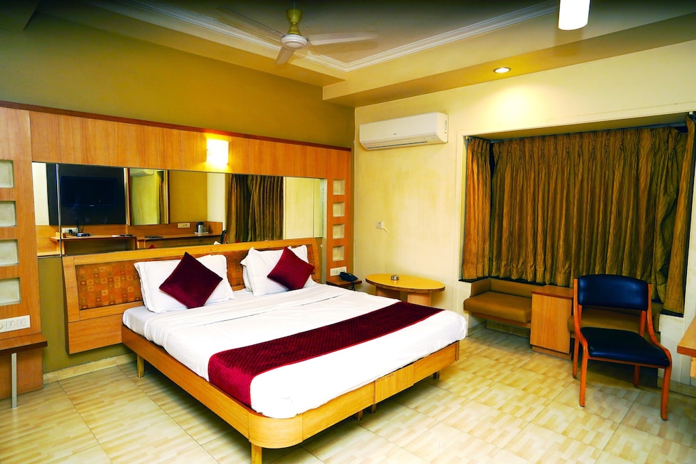 OYO 18373 Hotel Europa Inn
