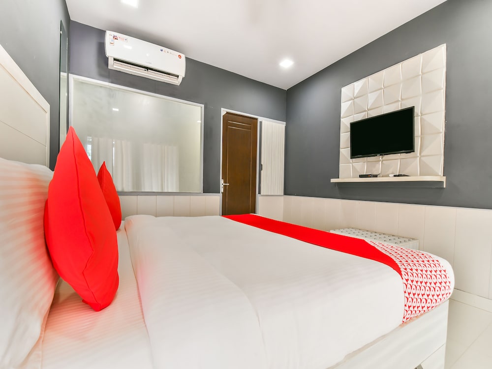 OYO 17264 Ashvem Beach Resort