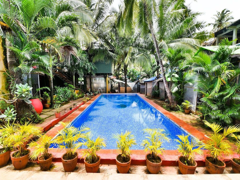 OYO 17264 Ashvem Beach Resort