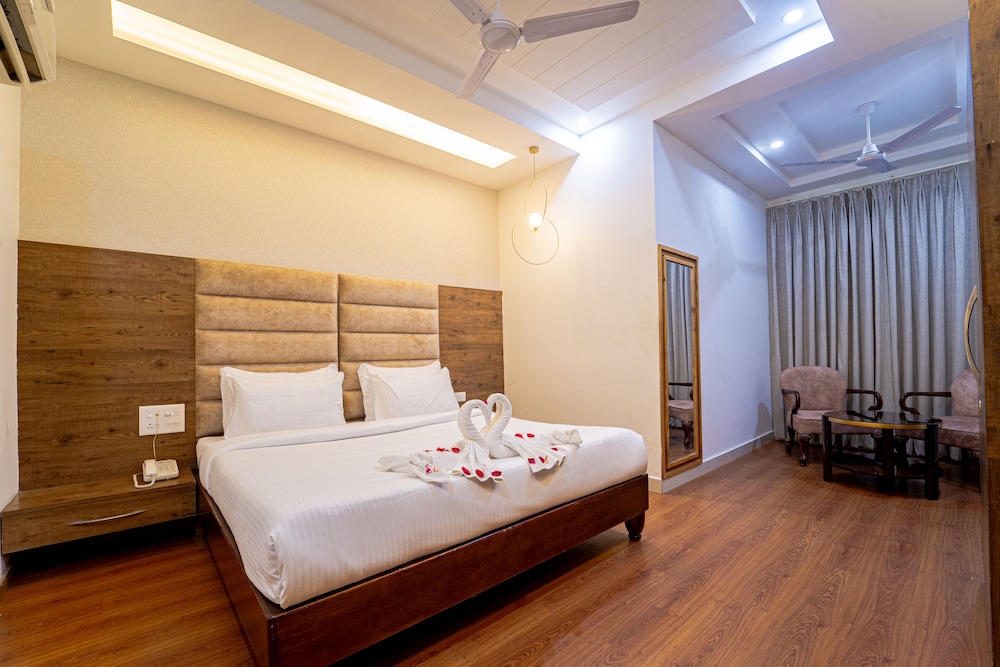  Pink Mango A Boutique Hotel