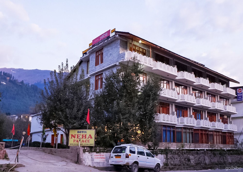 Oyo 12425 Neha Palace